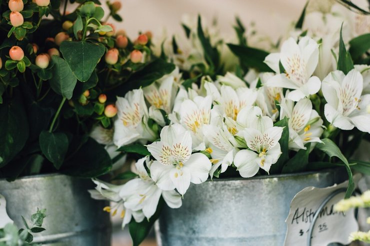 Bos met alstroemeria bloemen