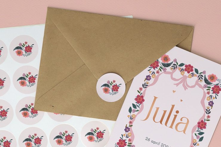 geboortekaartje met envelop en sluitzegels