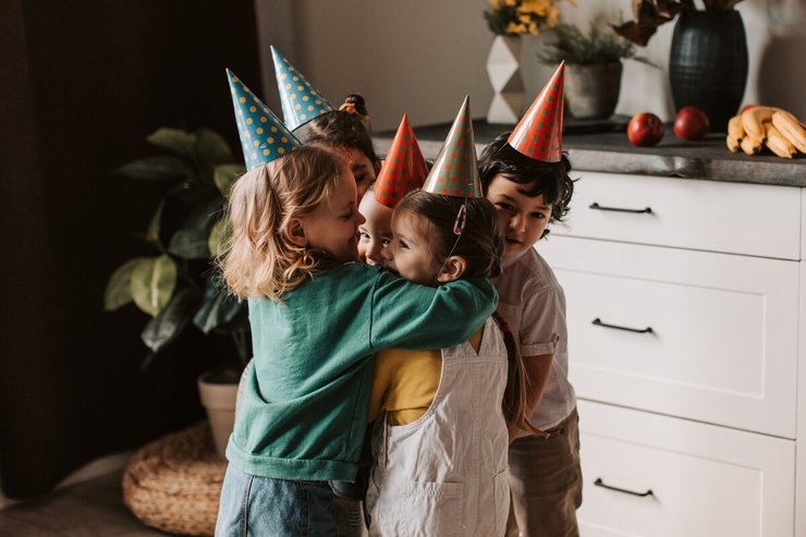 Kleuter kinderfeestje vieren