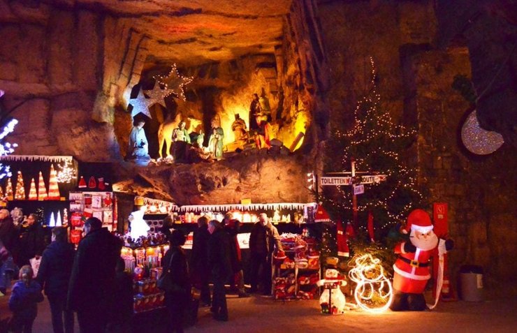 kerstmarkt in grot Valkenburg