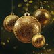 Kerst vier gouden kerstballen groen