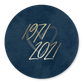 Goudlook 1971/2021 met donkerblauwe achtergrond