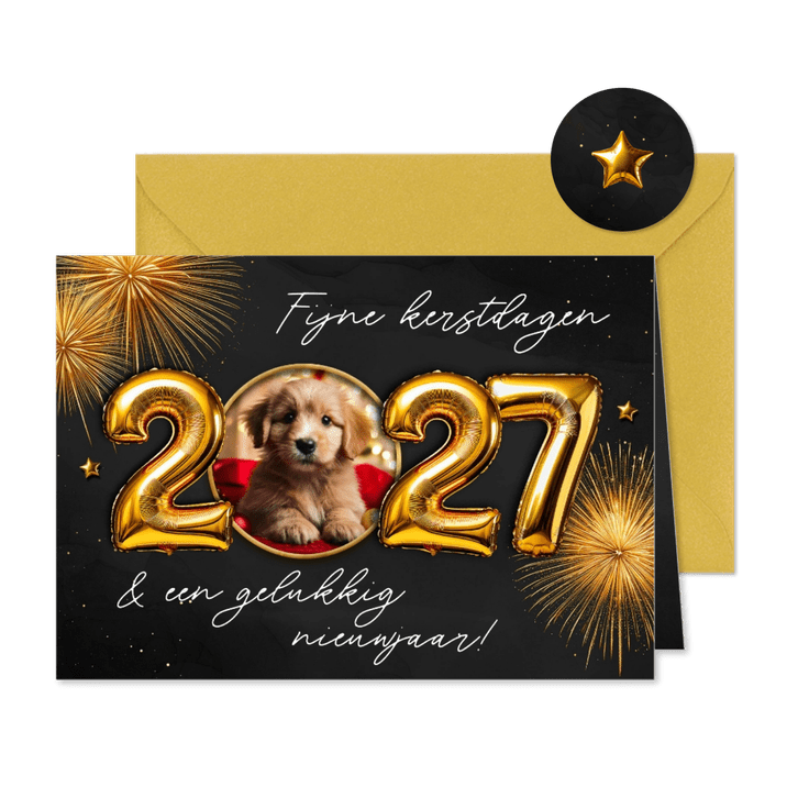 Kerstkaartje met 2027 folieballon en foto goud vuurwerk