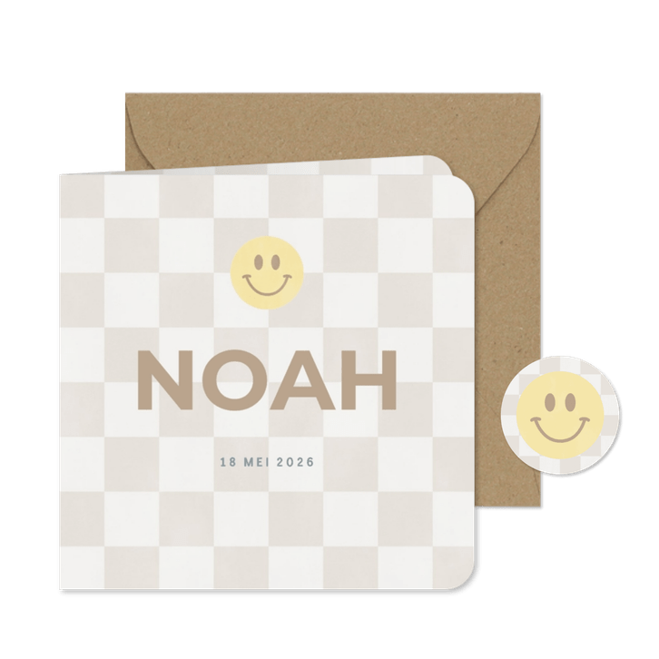 Lief minimalistisch geboortekaartje beige blokjes en smiley