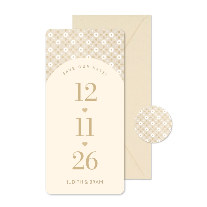 Save the date kaart met beige boho patroon en grote datum