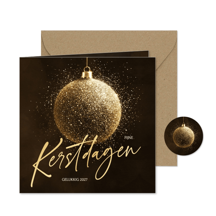 Stijlvolle kerstkaart met sprankelende kerstbal van glitters