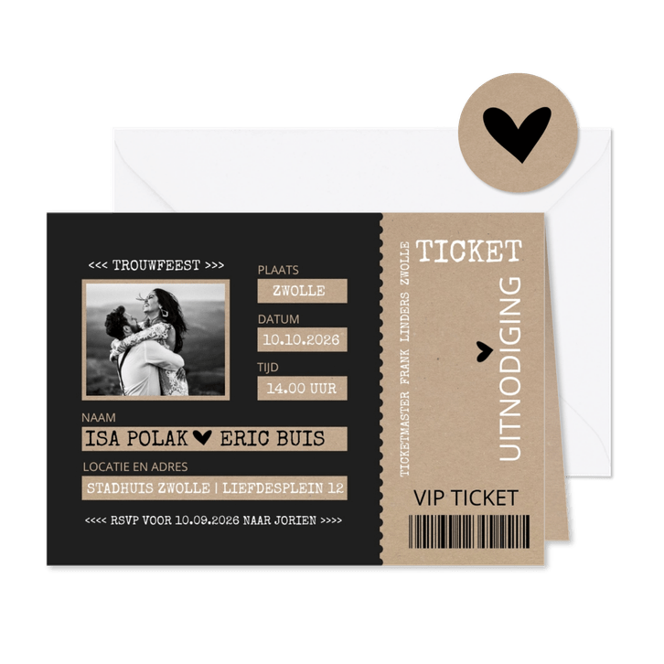 Trouwkaart ticket in kraftlook met donkere achtergrond
