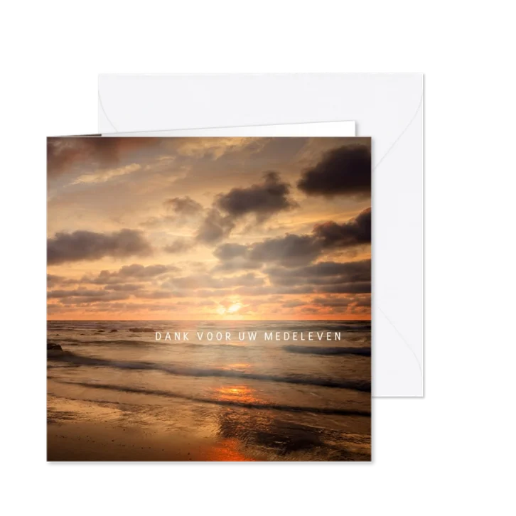 Bedankkaart na overlijden met foto van een ondergaande zon