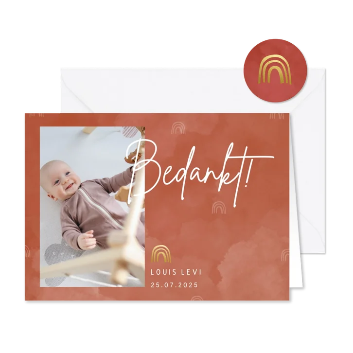 Bedankkaartje geboorte foto met wolkjes en regenboogje
