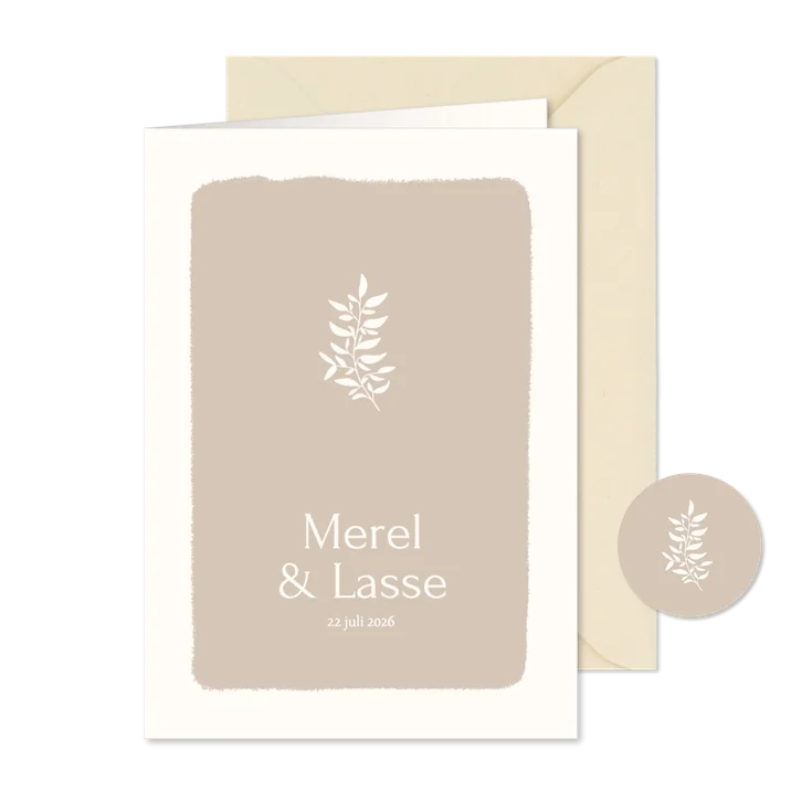 Beige klassieke trouwkaart met subtiel takje