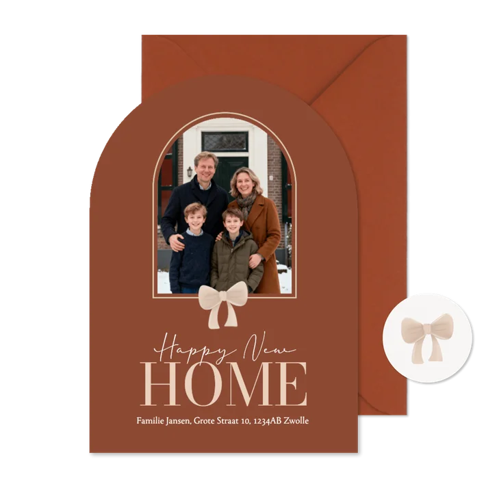 Bruine kerstkaart verhuizing boog met strikje en foto