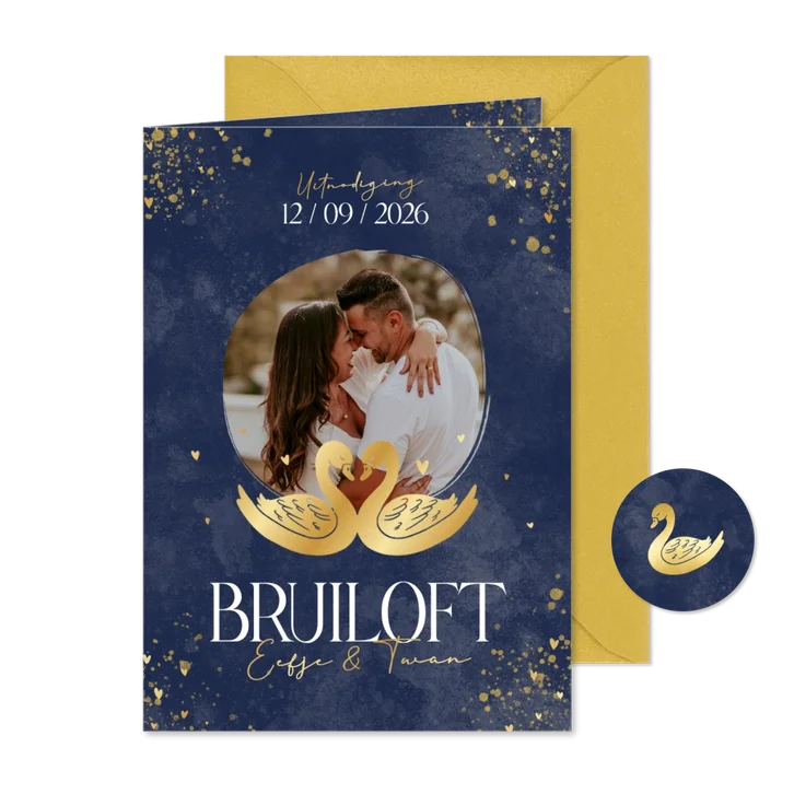 Donkerblauwe trouwkaart zwanen goud