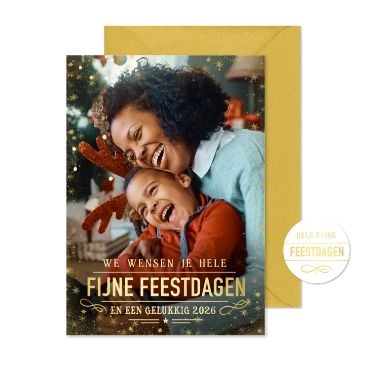 Foto kerstkaart met fijne feestdagen met klassieke letters