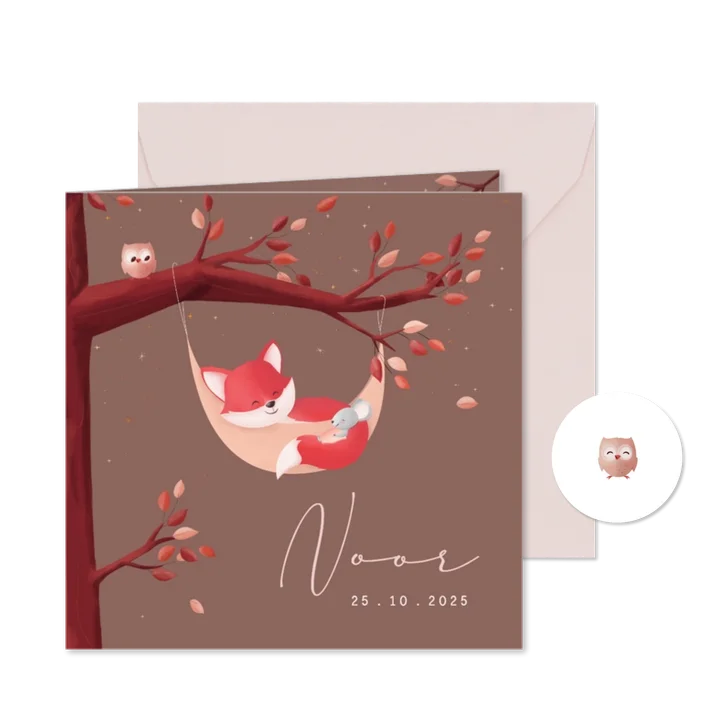 Geboorte meisje bosdieren stijlvol vosje in hangmat in boom