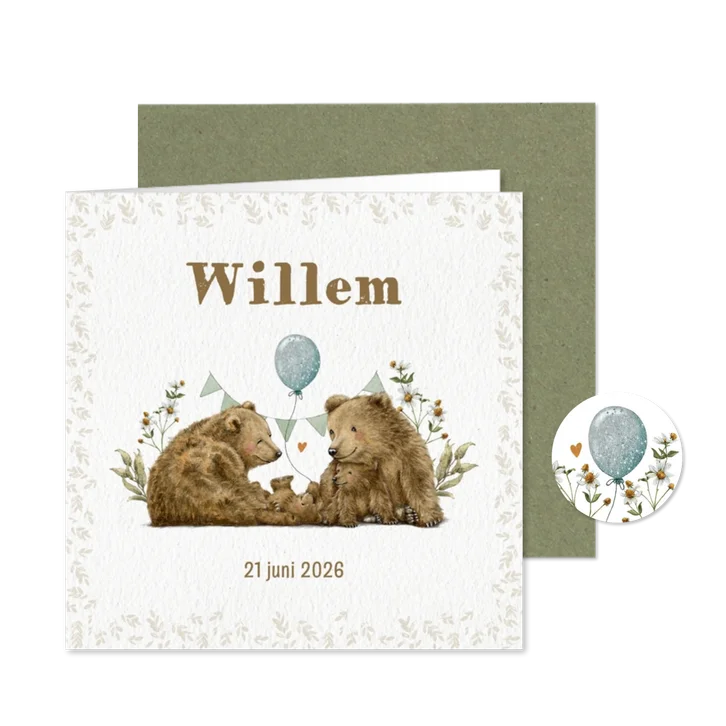 Geboortekaartje beer met ballon tussen familie en bloemen