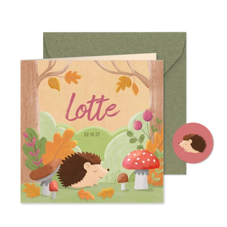Geboortekaartje egel lief paddenstoelen en bladeren in bos