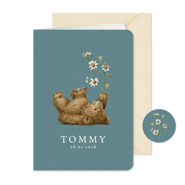 Geboortekaartje jongen met beertje en bloem met hartjes