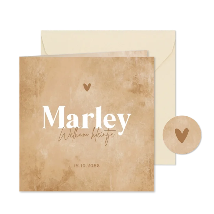 Geboortekaartje meisje stoer betonlook oker hartje