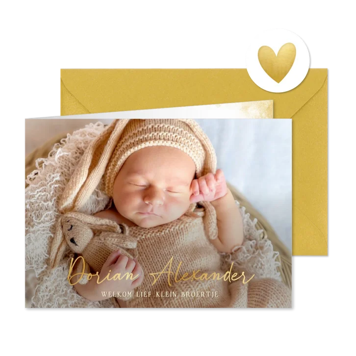 Geboortekaartje met grote eigen foto en sierlijke naam