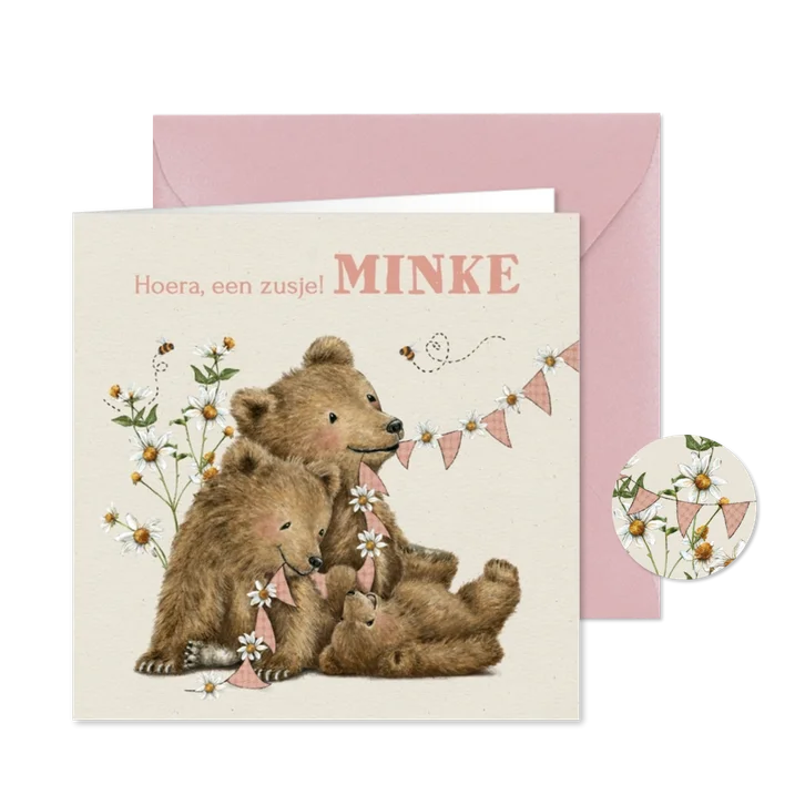 Geboortekaartje zusje met drie beertjes tussen de bloemen