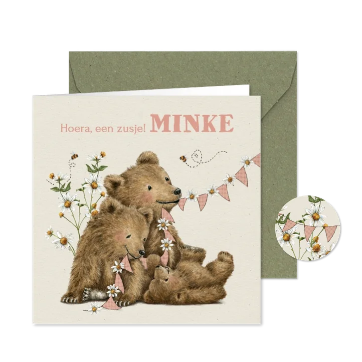 Geboortekaartje zusje met drie beertjes tussen de bloemen