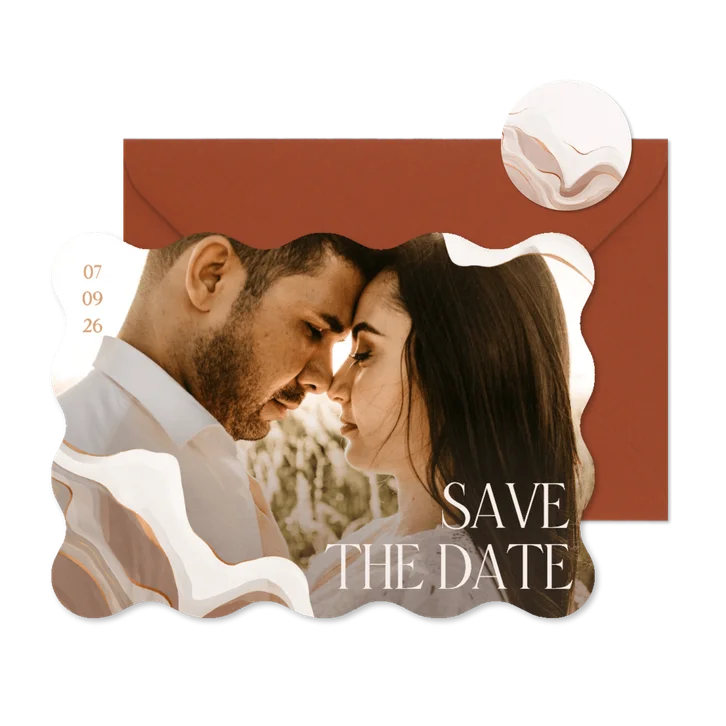 Golvende save the date foto stijlvol met marmereffect