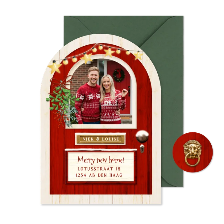 Grappige kerst verhuiskaart met rode deur in boogvorm