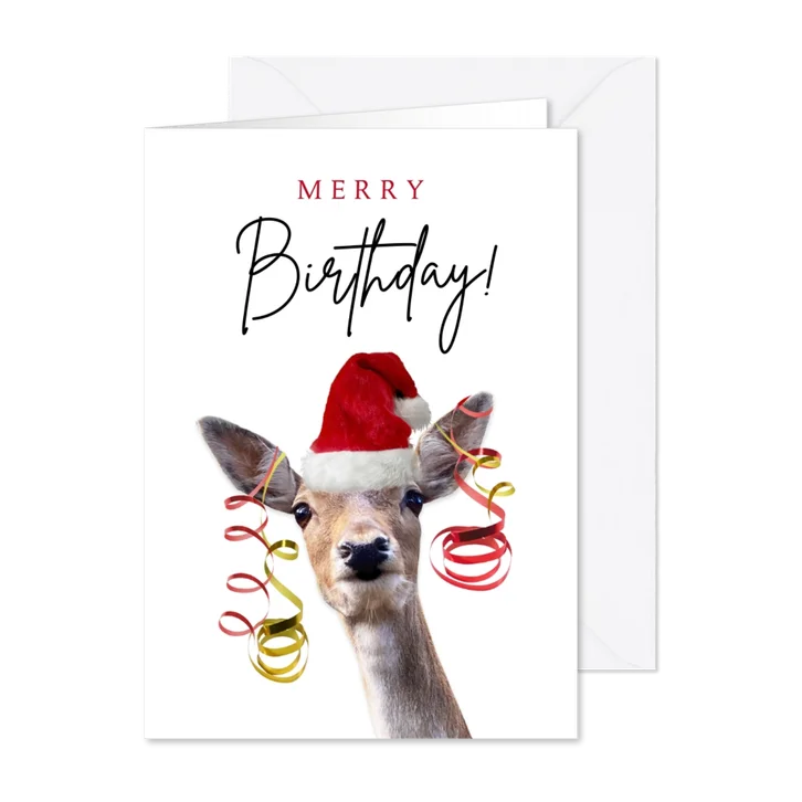 Grappige kerst verjaardagskaart met hert met kerstmuts