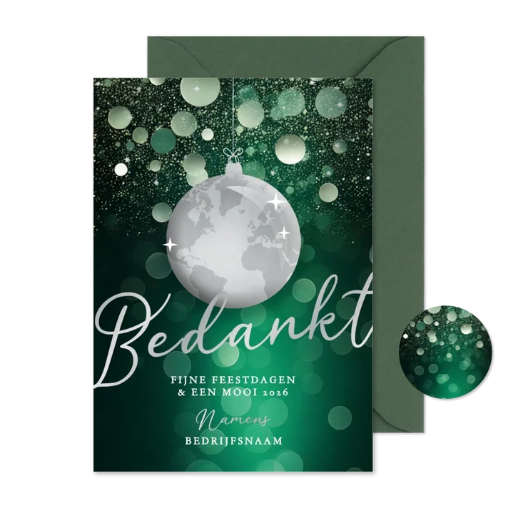 Groene zakelijke kerstkaart met wereldkaart kerstbal zilver