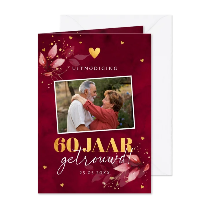 Jubileumkaart donkerrood foto 60 jaar getrouwd goudlook