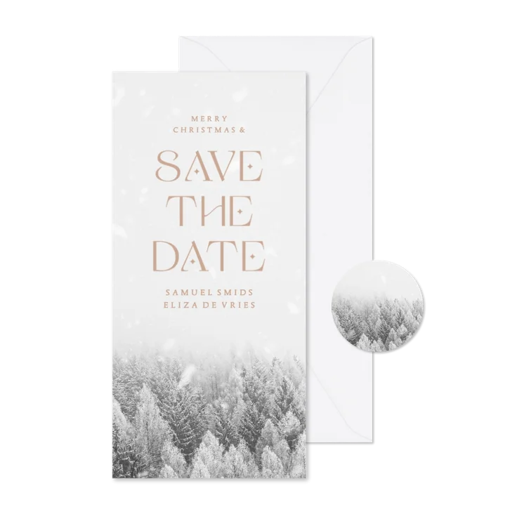 Kerst save the date kaart met besneeuwd bos