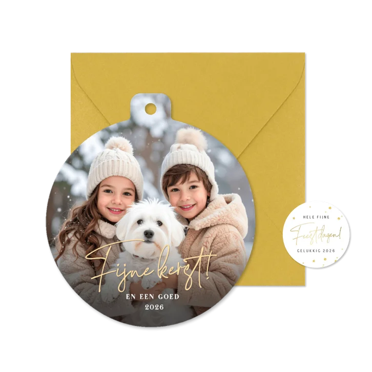 Kerstkaart grote eigen foto in kerstbalvorm 'fijne kerst'