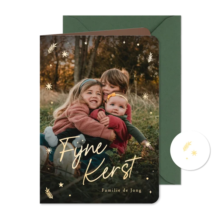 Kerstkaart grote foto fijne kerst met gouden sterren