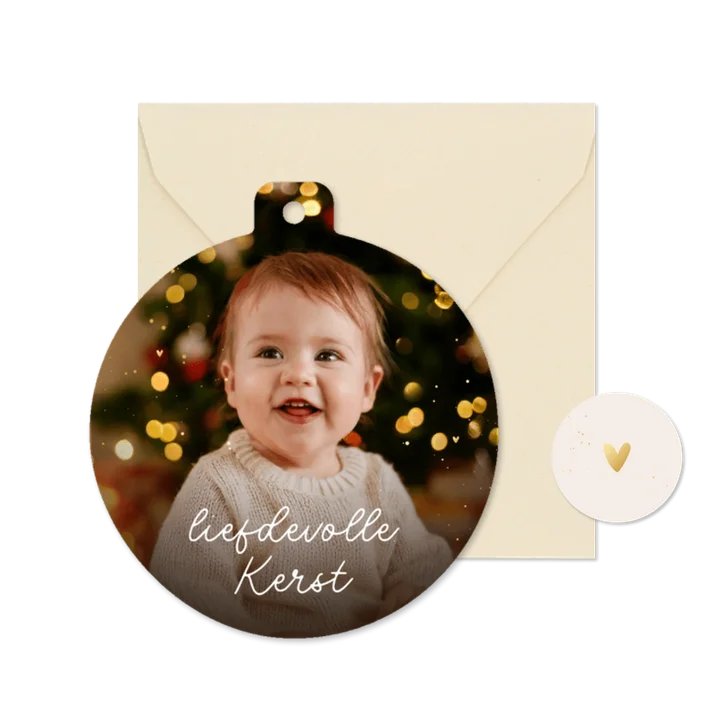 Kerstkaart kerstbalvorm grote foto liefdevolle kerst 