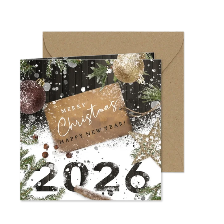 Kerstkaart label op hout en sneeuw