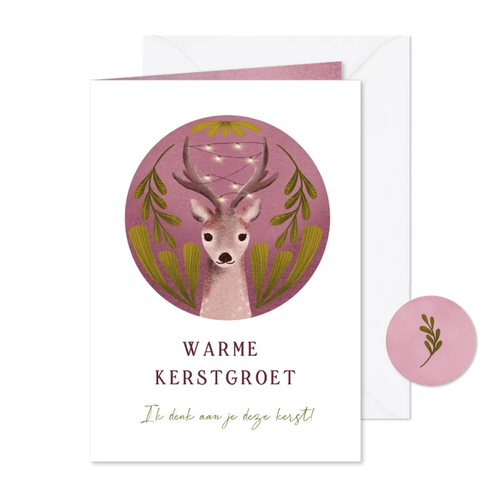Kerstkaart met hert en takken groen