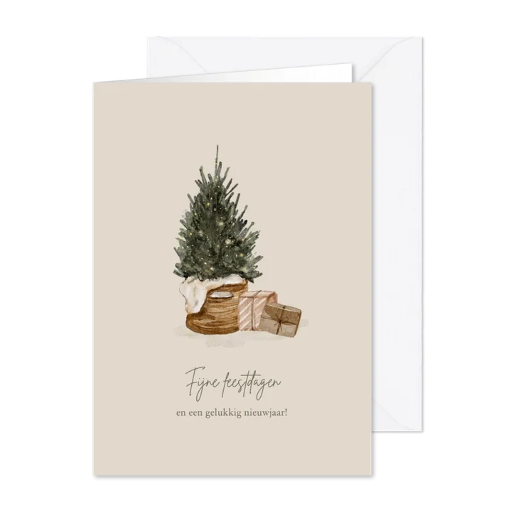 Kerstkaart met kerstboom en cadeautjes handgetekend