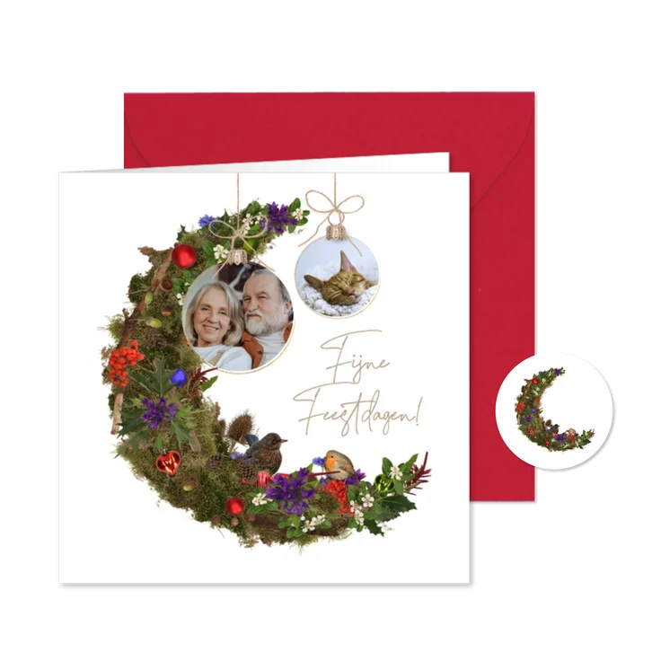 Kerstkaart natuur maan en kerstballen