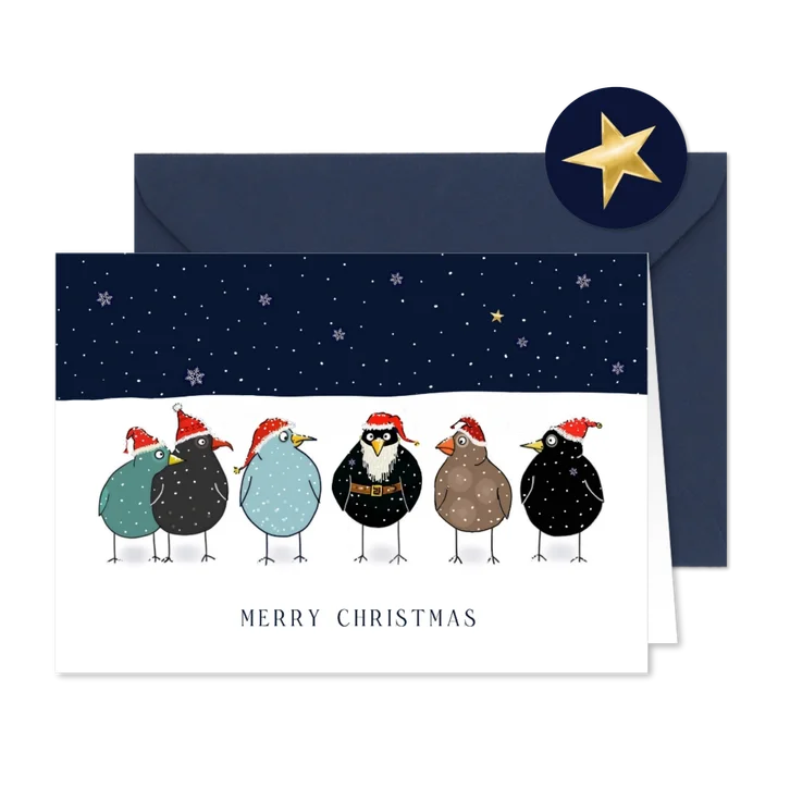 Kerstkaart vogels met kerstmuts en baard in de sneeuw