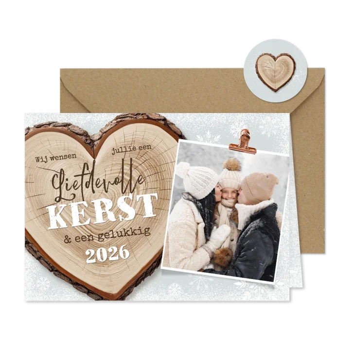Kerstkaart winter liefde hart hot boomstam foto