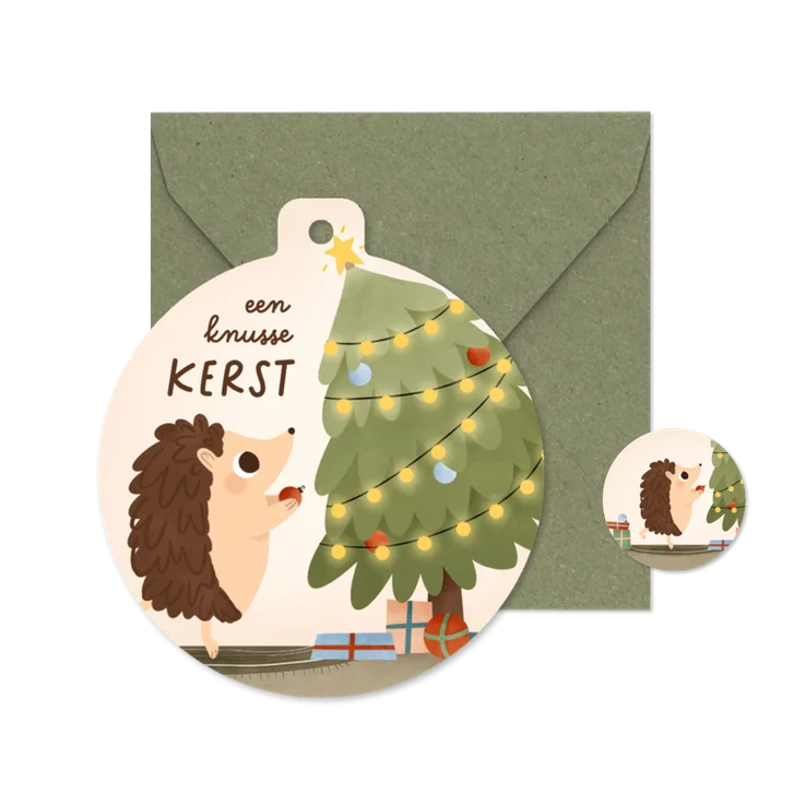 Kerstkaartje kerstbalvorm illustratie egel kerstboom knus