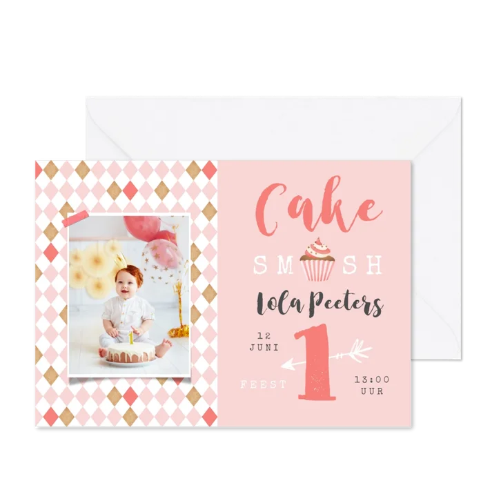 Kinderfeestje 1 jaar meisje cake smash cupcake foto roze