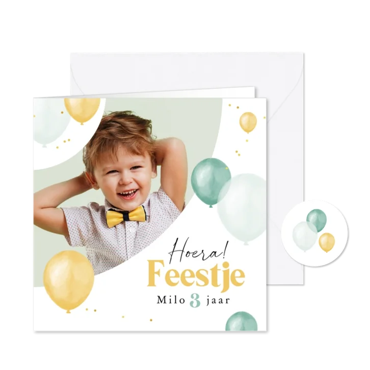 Kinderfeestje ballonnen confetti goud foto fotokaart