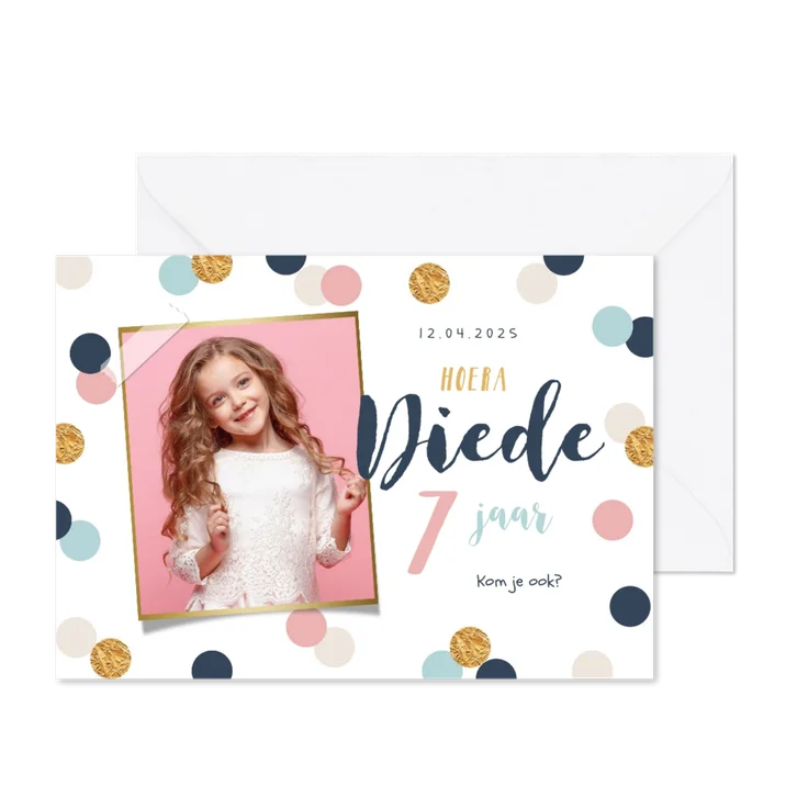 Kinderfeestje meisje feestelijk confetti goud foto