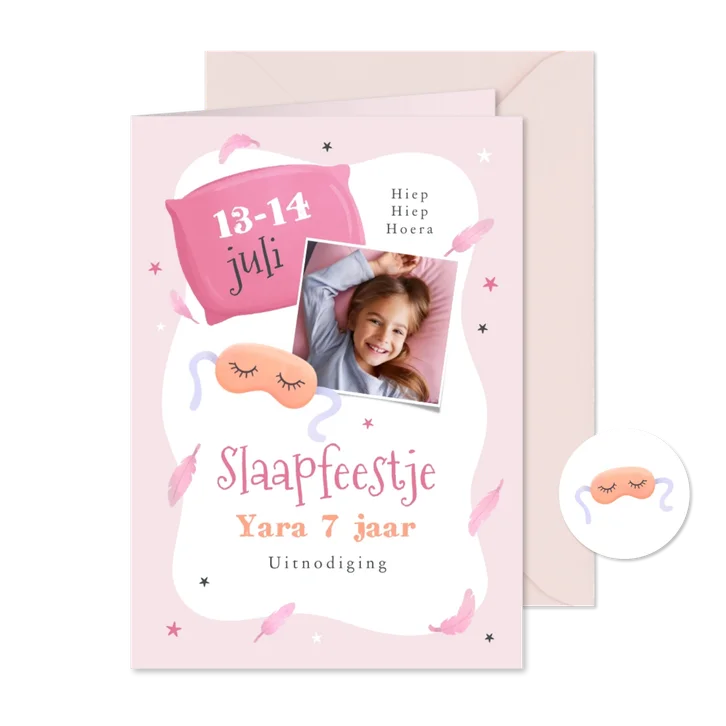 Kinderfeestje meisje slaapfeestje kussens veertjes foto