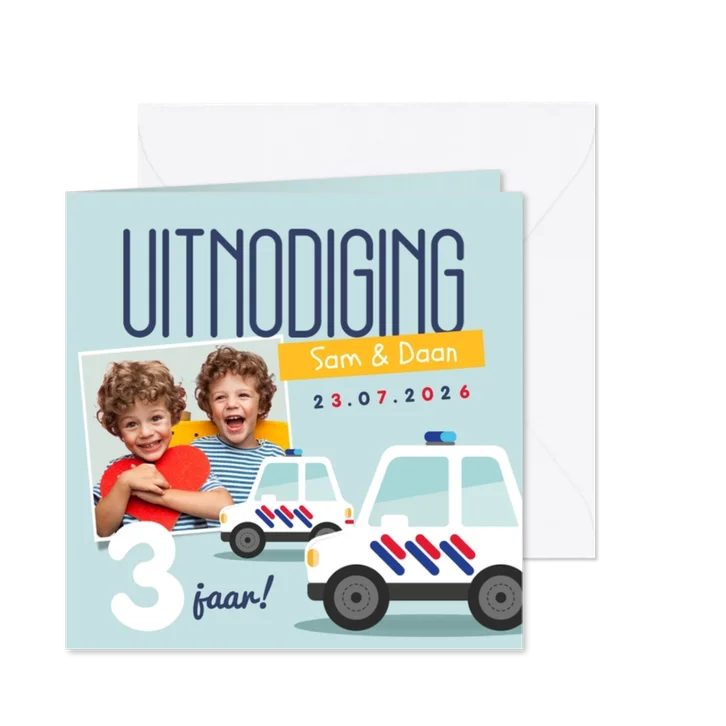 Kinderfeestje tweeling politieauto's foto's vrolijk