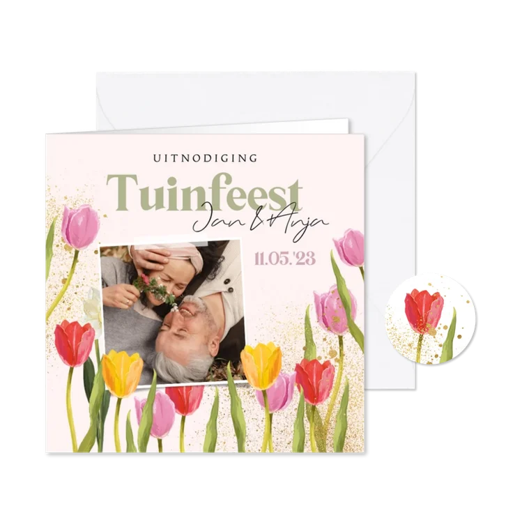 Kleurrijke uitnodigingskaart tuinfeest tulpen foto goud