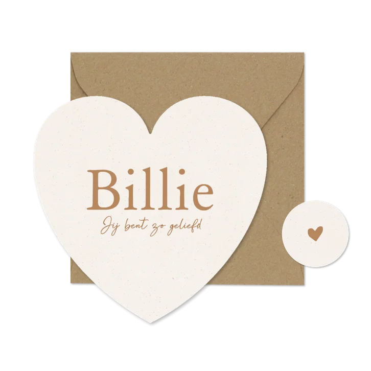 Lief beige geboortekaartje in hart vorm met papier textuur