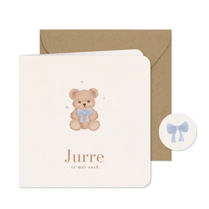Lief beige geboortekaartje met teddybeer blauwe strik jongen