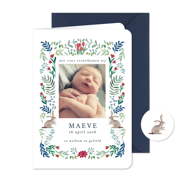 Lief geboortekaartje bloemen rand en konijn